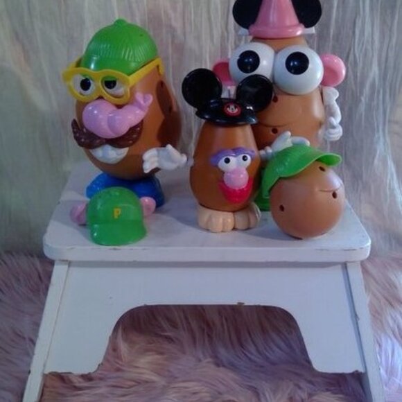 Mr. Potato Head Play Set featuring 2 adult potatoes and 2 kid potatoes - Picture 1 of 15